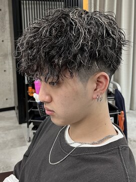 イーラ(era) ホワイトメッシュツイストスパイラルパーママッシュ刈り上げ