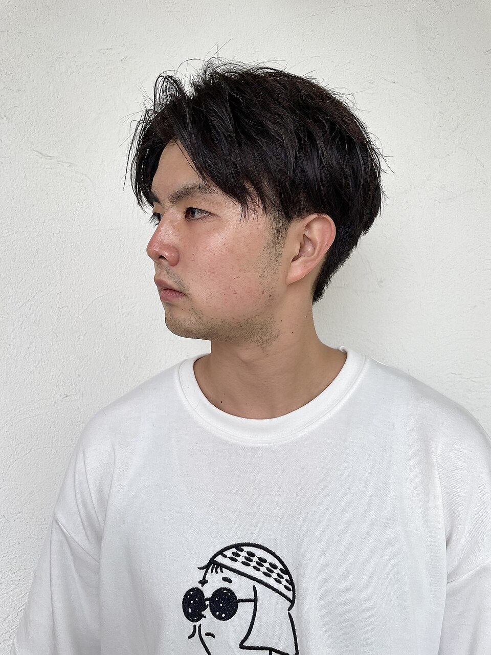 メンズカット　眉カット付き　\4800