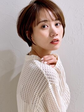 アンド ストーリーズ(&STORIES) 前髪あり耳掛け丸みくびれショートボブ20代30代40代50代(蘭)