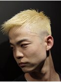 ベリーショート×ハイトーンカラー