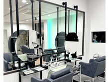 イブヘアー(eve hair)の雰囲気（こだわりの店内で非日常な楽しいひと時をお過ごしください。）