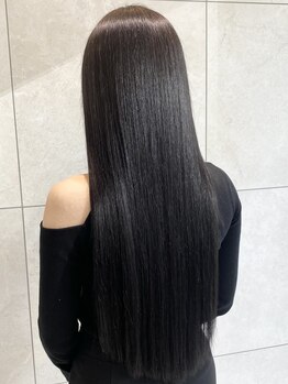 スペイディック 大阪梅田店(SPADIC)の写真/悩めるくせ毛・うねりからは卒業！髪質改善特化型サロン《SPADIC》見て、触れて感じる【極上の艶感】の虜に