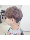 ハイライトカラー、かりあげマッシュ