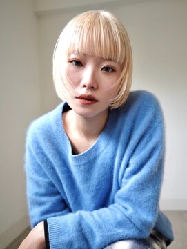 トゥコ(tuco) ボブ　ホワイトブロンド　ブロンドベージュ　金髪　ブリーチ