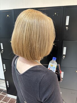 ニュート(Neut ) ミルクティーベージュ/ハイトーンカラー/ケアブリーチ/名古屋