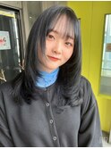 レイヤーカット暗髪艶髪