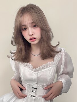 ジルバイジゼル(JILL by GiseL) セミロング ケアブリーチ ハイトーン ミルクティーベージュ 艶感