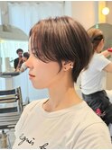 暗めて透け感あり長めに楽しめるブリーチカラーハンサムショート