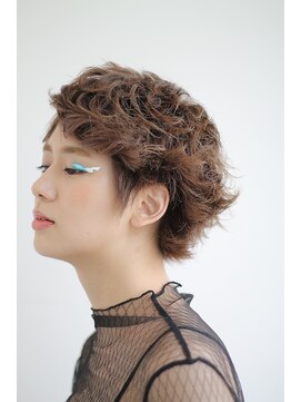 ディオ アンド ルーチェ アット(Dio&Luce at.) 【Dio Azabu Toriizaka】modeな外ハネベリーショート