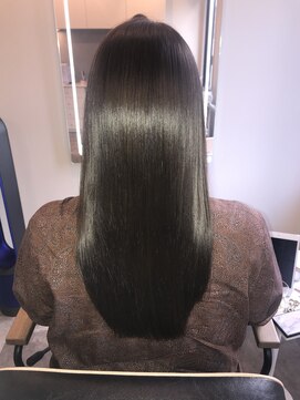 アールサロン アオヤマ(Rr SALON AOYAMA) クリスタルカラーカット