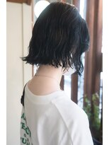 イーズ(e's)&nbsp;《e's中目黒/代官山美容室》ウエットな質感が可愛い抜け感パーマ