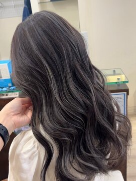 ラゴム 池袋(LAGOM) ホワイトグレーなハイライト[池袋/髪質改善]