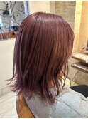 ピンクベージュ