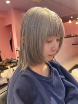 エマ(emma) 顔周りウルフ×ハイトーン×シルバー