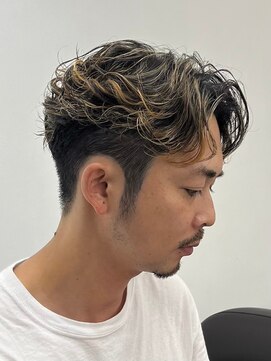 ローウェ バイ フィフス 立川メンズサロン(Louwe by fifth) 立川フェザーパーマニュアンスパーマセンターパートウルフカット