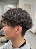 緩め波巻きスパイラルパーマシャドウパーマメンズマッシュウルフ
