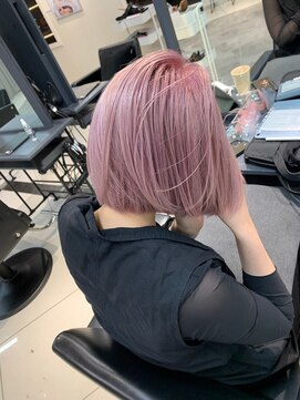 ユーフォリア 青山(Euphoria) 丸みボブ ブリーチ ピンク 透明感 抜け感 20代30代