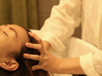 アールヌーベルヴァーグ(ar nouvelle vaugue)の写真/当店自慢のヘッドスパでリラックス♪専用個室完備☆贅沢空間を体験◎極上空間のSPAで心からリフレッシュ！