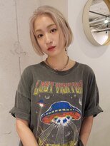 ルーム(Loom.)&nbsp;ハイトーンボブ ブロンドボブ ホワイトベージュ ミニボブ