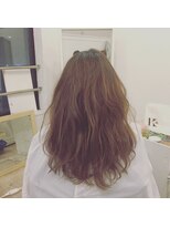 カタチヘアー(HAIR) 。。。。。。。。。素直な子。。。ロングのカタチ。。。。。。。