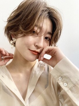 オーバーレイ(Overlay) センターパート×大人ボブ