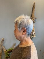 ニュートラル(NEUTRAL)&nbsp;グレーヘアスタイル！