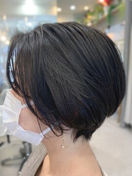 グラッシー センター北店(GLASSI) ショートボブ★耳かけショート★センター北