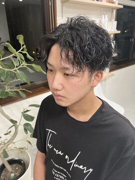 メロウ(mellow) センターパート×ツイストスパイラルパーマ