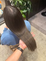ノーム(norm)&nbsp;赤みを抑えて透ける大人オリーブベージュ