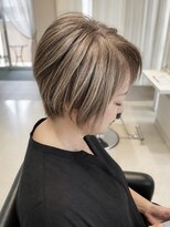シザーズトリックス ノーブル(scissorstrix Noble)&nbsp;ショートボブ×白髪ぼかしデザインカラー