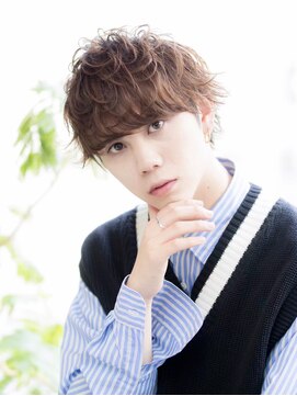 アムティ(Amoute) メンズマッシュ×ウォームブラウン×シークレットパーマ