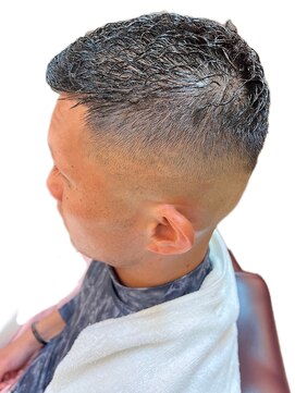 銀座マツナガ 浅草店 スキンフェード 濡れパン アイロンパーマ 刈り上げ