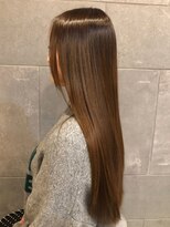 ディスコネクト(DISCO-N-NECT)&nbsp;艶々　ロング　ローレイヤー　ストレート　髪質改善　ベージュ