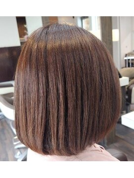 エノモト(ENOMOTO) 赤み消しカラーくびレイヤーエモージュ愛されショートボブ艶髪