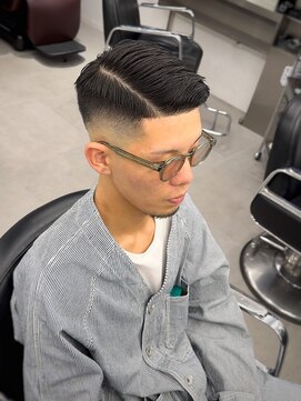 グルーマーズトウキョウ(GROOMER/S TOKYO) 【GROOMER/S 稲田】 サイドパート スタイル スペインカール