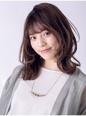 くびレイヤー/シアーカラー/ナチュラルカール愛されショート