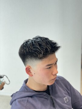 グルーマーズトウキョウ 渋谷店(GROOMER/S TOKYO) フェザーアップ アップバング バーバースタイル スキンフェード