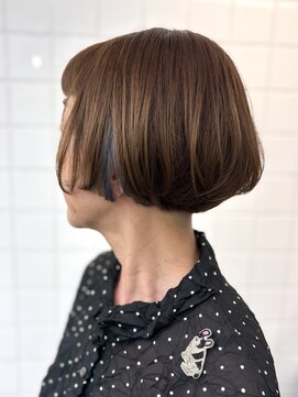 バレット(BALETT) インナーカラーを効かせたグラデーションボブ