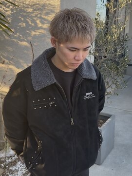 シェルハ(SHELHA) スパイキーショート/ハイトーンベージュ/ミルクティーカラー