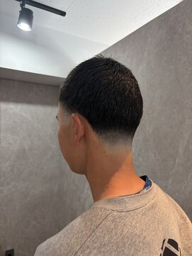 ザ クラン バイ ヘッドライト 仙台長町店(THE CLAN by HEADLIGHT) バズカット/テーパーフェード