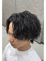 Dominion BarberShop【ドミニオンバーバーショップ】【9月中旬 NEW OPEN(予定)】 センターパート×大人の緩め縦落ちパーマ