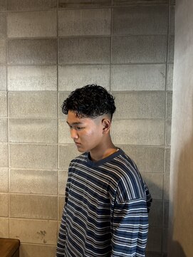 ワンワンオー バーバーショップ コンチネンタル(@110 BARBER SHOP continental) ミドルフェードツーブロックビジネスショート