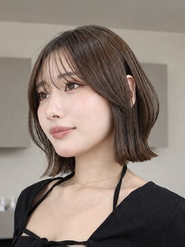 オーラ オモテサンドウ(Aura omotesando) シースルーバング×くびれ外ハネボブ