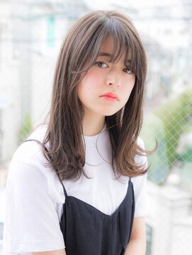 ルティア(Lutia) 簡単スタイリング グレージュ 小顔ヘア