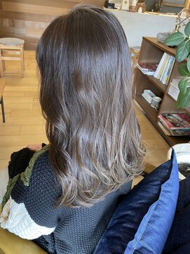 キュオンシア(CUEON. ciea) シアーグレージュ×レイヤーカット