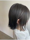 切りっぱなしボブ×透明感グレージュカラー