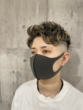メンズアンダーバーホワイト 南海難波店(Men's _WHITE) フェードカット×ハイライト×ラインカット