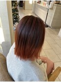 オレンジベージュ暖色系カラーバレイヤージュ切りっぱなしボブ