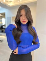 ノク(nok)&nbsp;ブラウンベージュ×レイヤースタイル_ダークアッシュチェリー