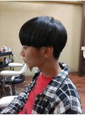 黒髪マッシュショート